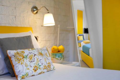 Les Chic Sorrento - main image