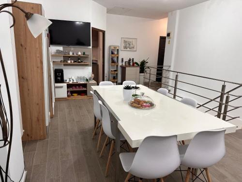 Skupni salon/TV območje, Gemasoti House in Centru