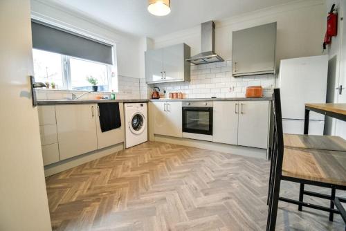 Woodcock House 3 Bedrooms Workstays UK in Ormesby