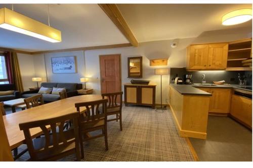 Kitchen, Arc 1950 Residence 5* Sources de Marie 4/6 pers near Mount Pourri