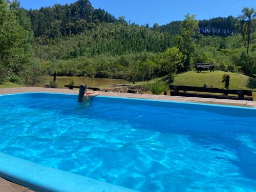 Chalé Cabana Sítio na Serra para amigos e familiares com Piscina