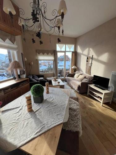 Bright spacious 1 bedroom apartment in residence SNOW Avoriaz 41m2 Morzine