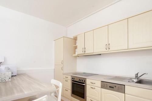 Exclusive 2-room souterrain apartment, Nürnberg (photo 9)