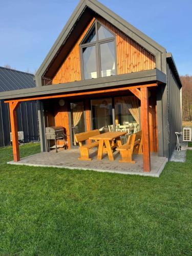 2 bedrooms, 4 beds