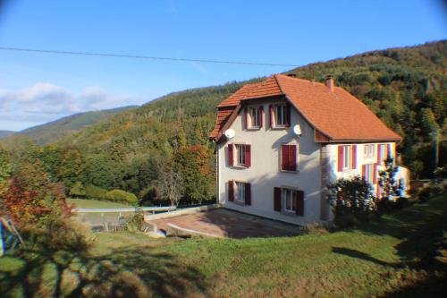 Domaine de la Charrière sur 63 ares - 8 pers grand confort gîte à louer Wildersbach