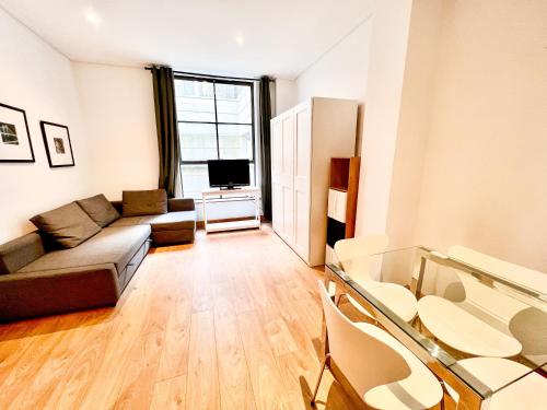 Excellent Entire Apartment Between St Pauls Cathedral and Covent Garden, Londres (photo 3)