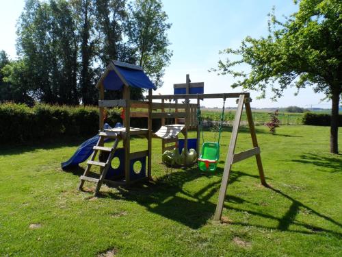 Playground, Gite de l'Epinay Mirabelle in Saint-Saens