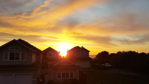 Sunkissed, Est 2015 - 90 Sec Drive to Beach, Firepit, Privacy Fenced Yard, Gardens, Pacific Beach (zdjęcie 10)