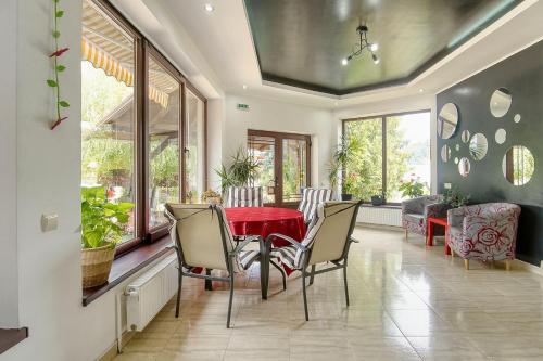 Casa Preto E Branco in Bran