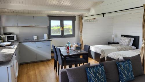 Joe & Vera's Villa in กอร์โว ไอส์แลนด์