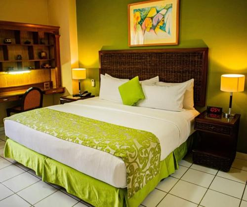 2 bedrooms, 3 beds