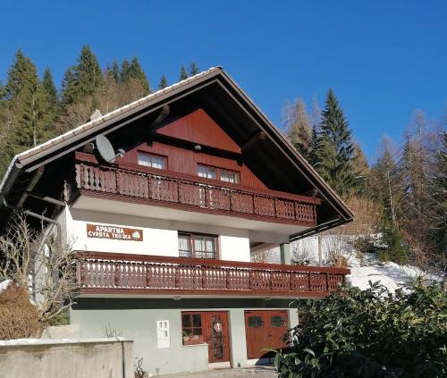 B&B Jesenice - Apartma ČVRSTA TROJKA - Bed and Breakfast Jesenice