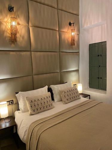 Deluxe Double Room image 7