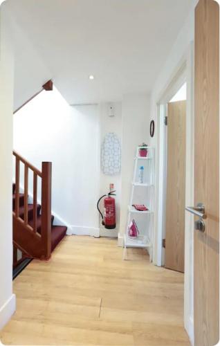 Lovely Private Bedrooms in Euston, Central London 2