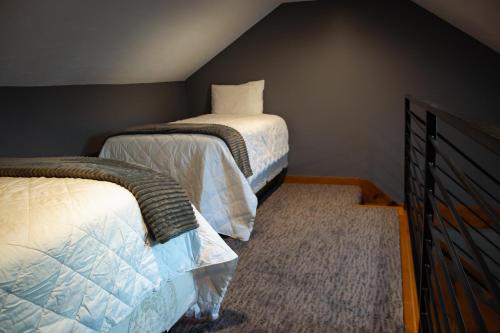 The New England Inn & Lodge