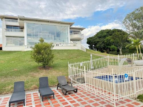 Lujosa Finca El Ensueno Cerritos Pereira in La Esperanza