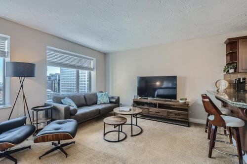 Quiet Efficiency Condo - Downtown Minneapolis