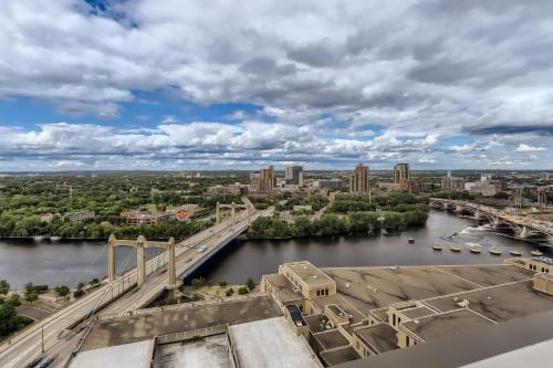 Quiet Efficiency Condo - Downtown Minneapolis