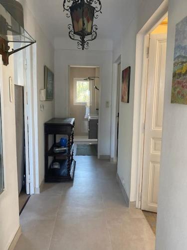 Appartement dans maison, jardin et piscine prives in Laval