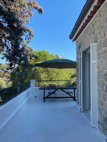 Appartement dans maison, jardin et piscine prives in Laval