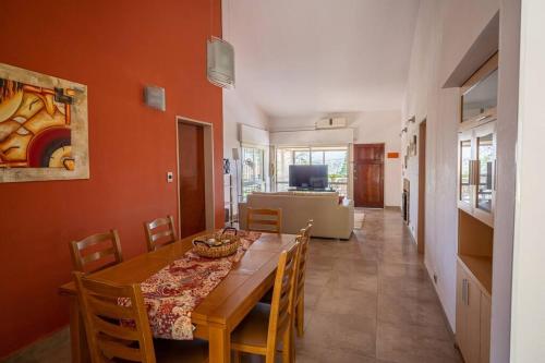 Casa en Carlos Paz con pileta - image 4