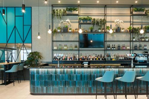 Courtyard by Marriott London Gatwick Airport - image 7