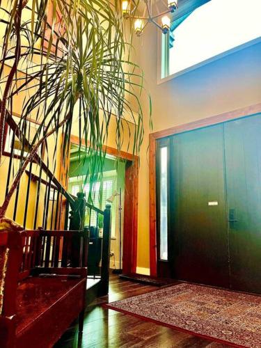 บริการและสิ่งอำนวยความสะดวก, Corkscrew Willow Estate near โรเจอร์ส อารีนา