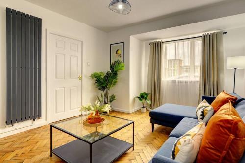 Quiet 2 Bedroom Contractor House 20 Percent off Long Stay Near NEC - image 4