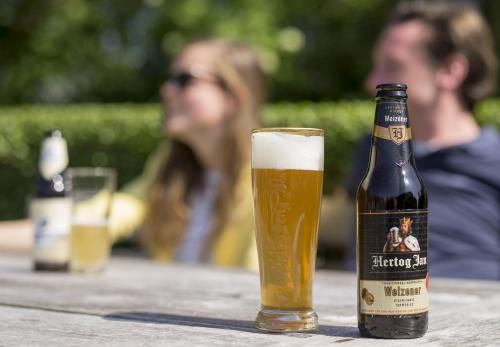 Food and beverages, Hotel Restaurant Oortjeshekken in Ooij