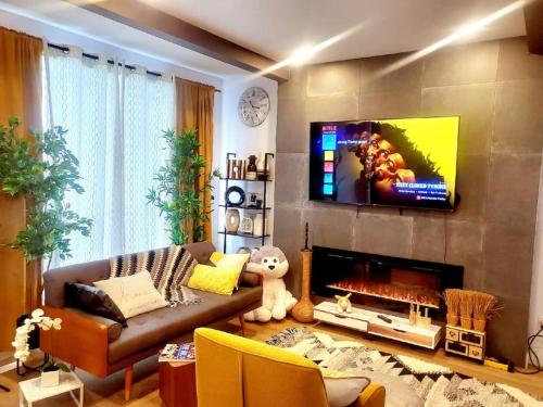 Welcome To Happy Place Where Cozy Comfort Meets Exquisite Luxury - Alberta