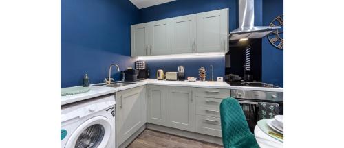 Cozy 3 Bedroom Flat in London!, Londyn