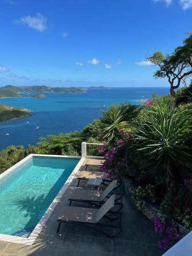 COCONUT BREEZE VILLA: MESMERIZING VIEWS, COOLING TRADEWINDS