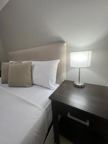 One-Bedroom Apartment image 10