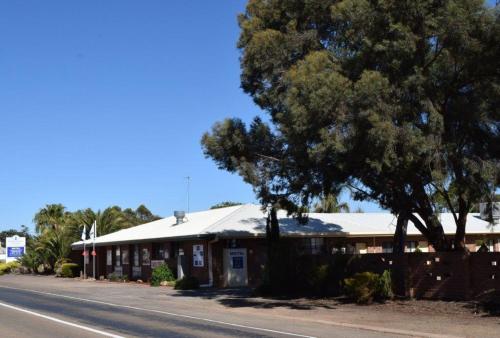 Roundhouse Motel