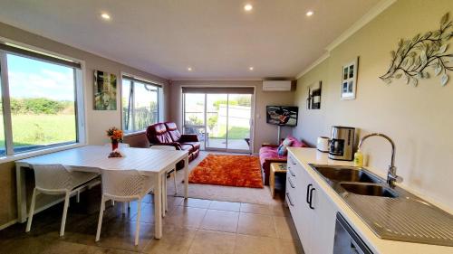 Clarks Beach Getaway - Apartment - Clarks Beach