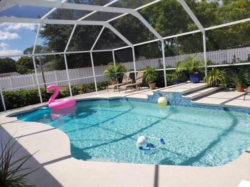 Vacational, private heated pool house