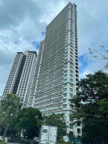 2 Bedroom Flat BGC Taguig