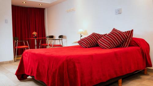 1 double bed, 1 twin bed