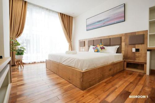 Modern & Charming Penthouse 5BRs in Da Nang Center