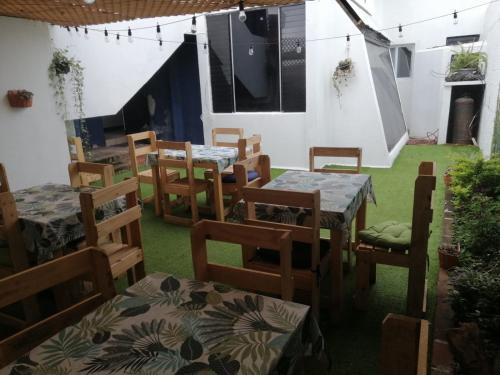 Global Airport Inn FREE Shuttle near La Aurora nemzetközi repülőtér