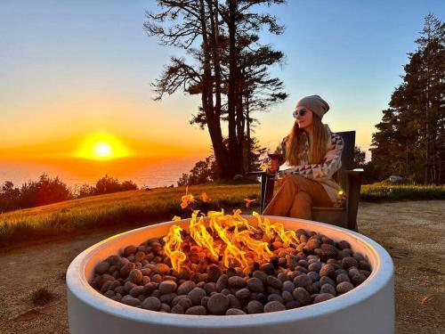 . Driftwood Lodge~5 BR/7 Bath~30-acre Private Estate