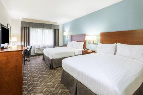 Holiday Inn Express Hotel and Suites Lake Charles, an IHG Hotel