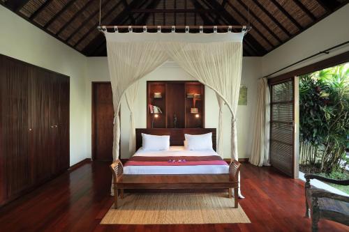 Deluxe One-Bedroom Pool Villa with Free Return Airport Transfer image 10