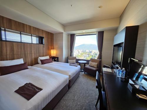 Twin Room with Mountain View - Non-Smoking