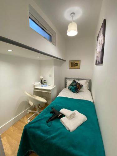 Cosy Private Rooms near Euston Station, Central London in London