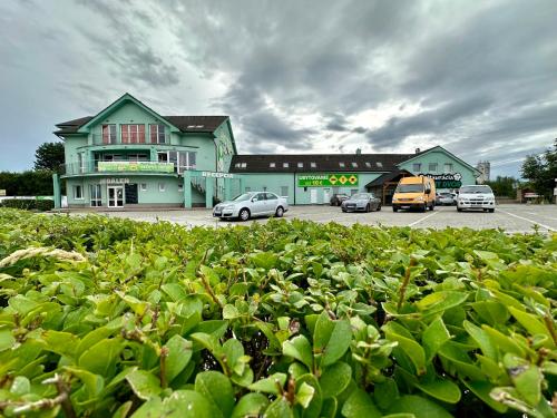 . HOTEL ZELENÝ DVOR