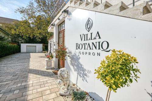 Villa Botaniq