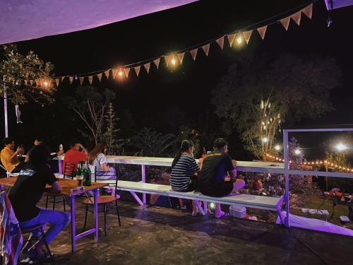 Tid Khao Glamping & Bar