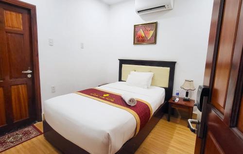 Single Room image 6