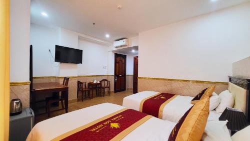 Twin Room image 6